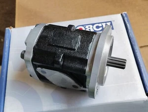 New Orcu OEM Toyota Forklift Hydraulic Pump 67130-U3270-71 - Picture 1 of 9