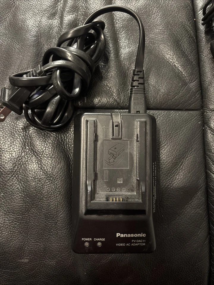 Original Panasonic PD-DC11 Videocámara Cargador Adaptador Foto 1 de 3