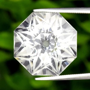 π 18.15ct 16.5x16.3mm VVS Octagon Natural White Quartz - Brazil Gemstone - Picture 1 of 4