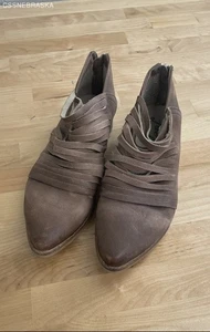 Free People Brown Lost Valley Italian Leather Strappy Tan Ankle Booties -Size 38 - Picture 1 of 9