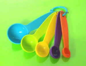 5 Pcs Extra Long Colorful Plastic Measuring Spoons Set Kitchen Tools Tea Spoons - Picture 1 of 1