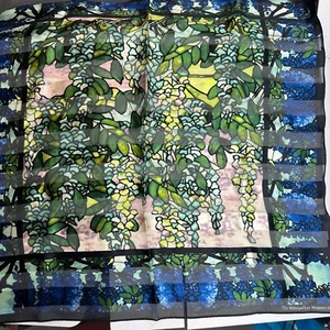 Scarf Metropolitan Museum of Art Tiffany Stained Glass Square Silk 21 inches - Picture 1 of 4