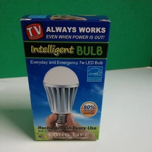 Lot of 4 NEW 7W LED Rechargeable Light Bulbs that recharges on every use - Picture 1 of 8