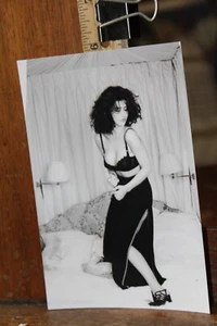 Real Photo 4x6 Glossy Pin Up Catherine Zeta-Jones - Picture 1 of 1