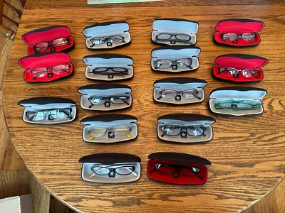 16 monturas de gafas Converse con estuches diseño unisex clásico y gafas nuevas Foto 1 de 4