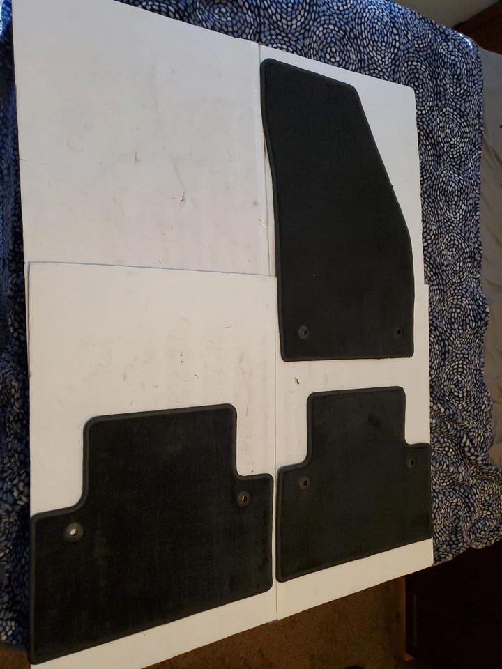 2004 2012 年沃尔沃 S40 前后方左右车底垫黑色原始设备制造商 — 第 1/4 张图片