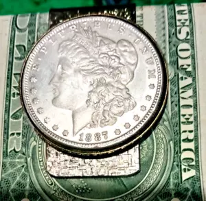 Clip de dinero de dólar Morgan 1887 chapado en plata aspecto martillado GRAN REGALO DEL DÍA DEL PADRE - Imagen 1 de 2
