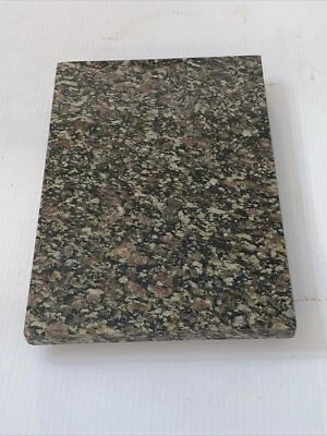 TÁBUA DE CORTE DE PEDRA NATURAL TÁBUA DE QUEIJO EM 4 PERNAS 12”X 8” COR ACASTANHADA PESADA - Imagem 1 de 4