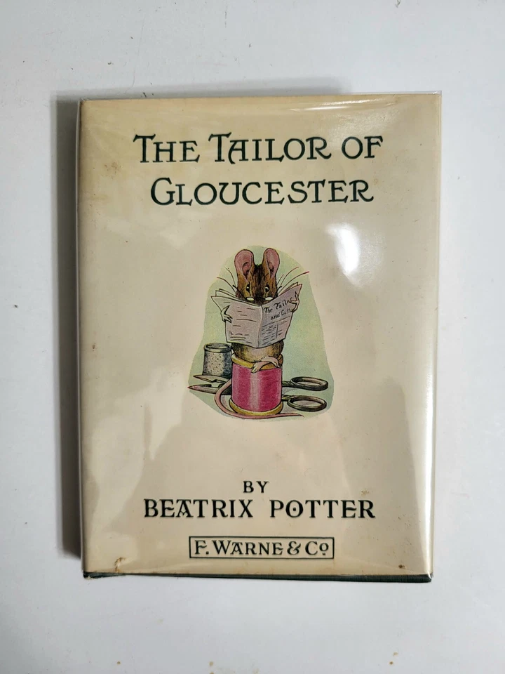 First American Edition Beatrix Potter's "The Tailor of Gloucester" – 1931 Foto 1 de 4