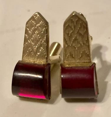 Abotoaduras Anson Red Lucite tom dourado vintage década de 1970 1"" - Imagem 1 de 4