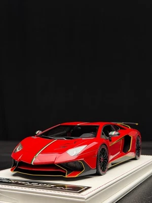 Lamborghini Aventador LP750-4 SV (Bandera Roja/Italia) [Davis & Giovanni] escala 1:18 Foto 1 de 4