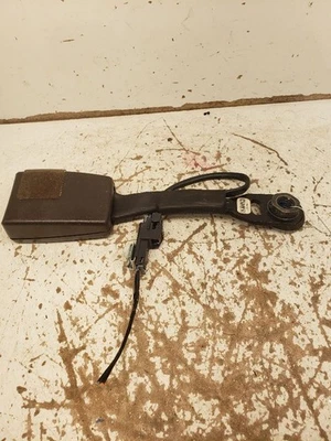 Cinturón de seguridad cubo delantero pasajero hebilla excluyendo Ltz se adapta a 10-12 MALIBU 1388043 Foto 1 de 4