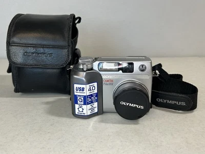 Cámara digital Olympus Camedia C-4000 zoom 4 megapíxeles con estuche funcionando Foto 1 de 4