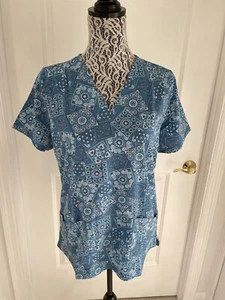 New M Blue Paisley Floral Pint Scrub Top V Neck Pockets Medical Uniform - Picture 1 of 10