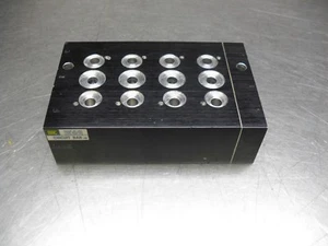 Mac Circuit Bar 12 Port (1H02)   USA Seller - Picture 1 of 7