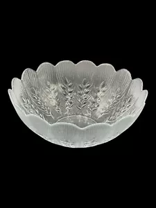 Vintage ARC Arcoroc France Scalloped Textured Leaf Design Glass Fruit Salad Bowl - Picture 1 of 4