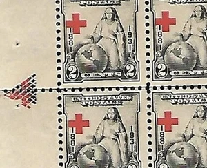 702 - BIG "RED CROSS" SHIFT to the LEFT in LINE BLOCK of 4 w ARROWS in SELVAGE! - Picture 1 of 3