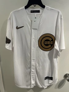 Camiseta Oficial Chicago Cubs 2022 All Star HR Derby Oro Reg. $140 Grande Nueva con Etiquetas - Imagen 1 de 7