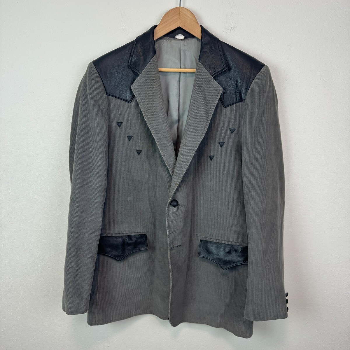 Pioneer Wear Suit Jackets for Men for sale | eBay Pioneer Wear Suit Jackets for Men for sale | eBay