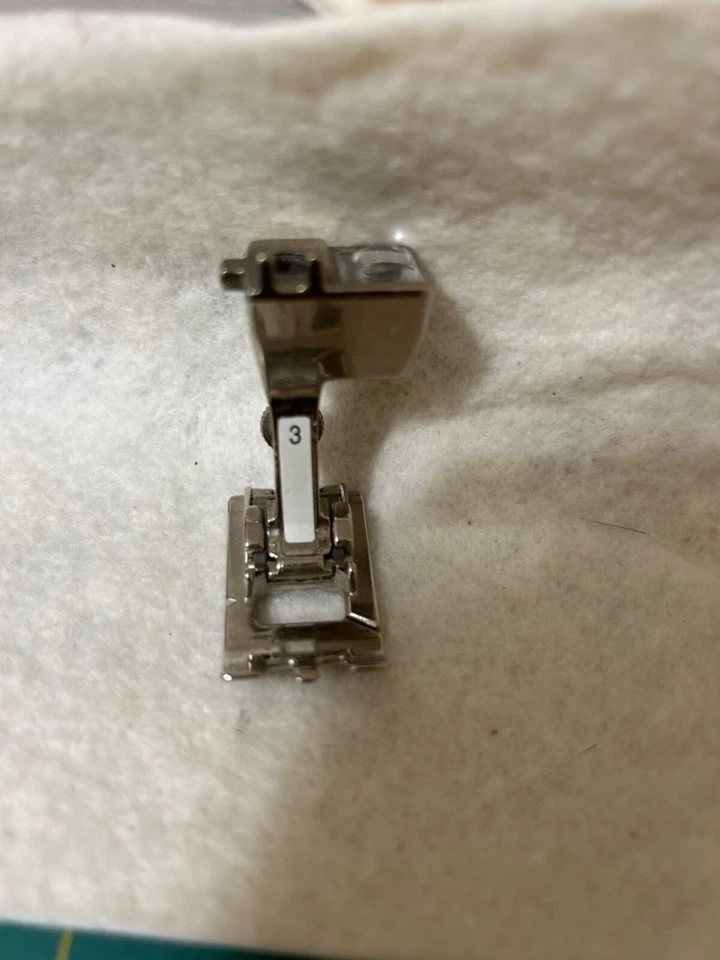 Genuine Bernina #3 Standard Buttonhole Foot - Old Style - Image 1 of 1