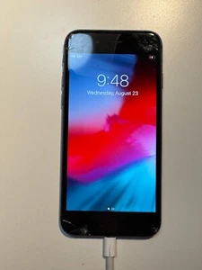 Apple iPhone 8 64GB Black MQ6G2VC/A- Unlocked - Poor Condition - Battery 100% - Photo 1 sur 22