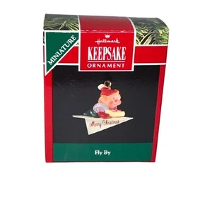 Adorno de Navidad en miniatura con sello vintage Fly de 1991 - Imagen 1 de 5