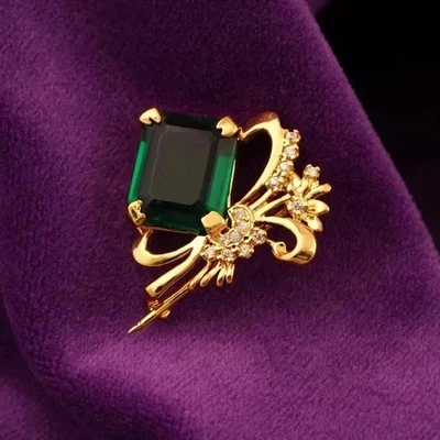 Broche Flor Esmeralda Verde 2.00Ct Creado en Laboratorio Chapado en Oro Amarillo 14K Foto 1 de 4