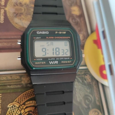 Orologio Digitale Casio F-91W-3DG Con Cornice Verde - Immagine 1 di 4
