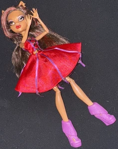 Monster High CLAWDEEN WOLF Sparily Ever After as Little Dead bambola cappuccetto - Foto 1 di 16