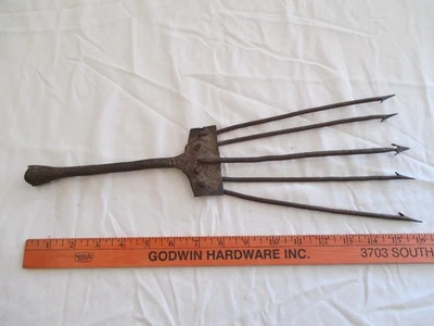 Antigua cabeza de lanza de rana pez de 5 dientes forjada a mano. 2 dientes sueltos. Sin mango. Foto 1 de 4