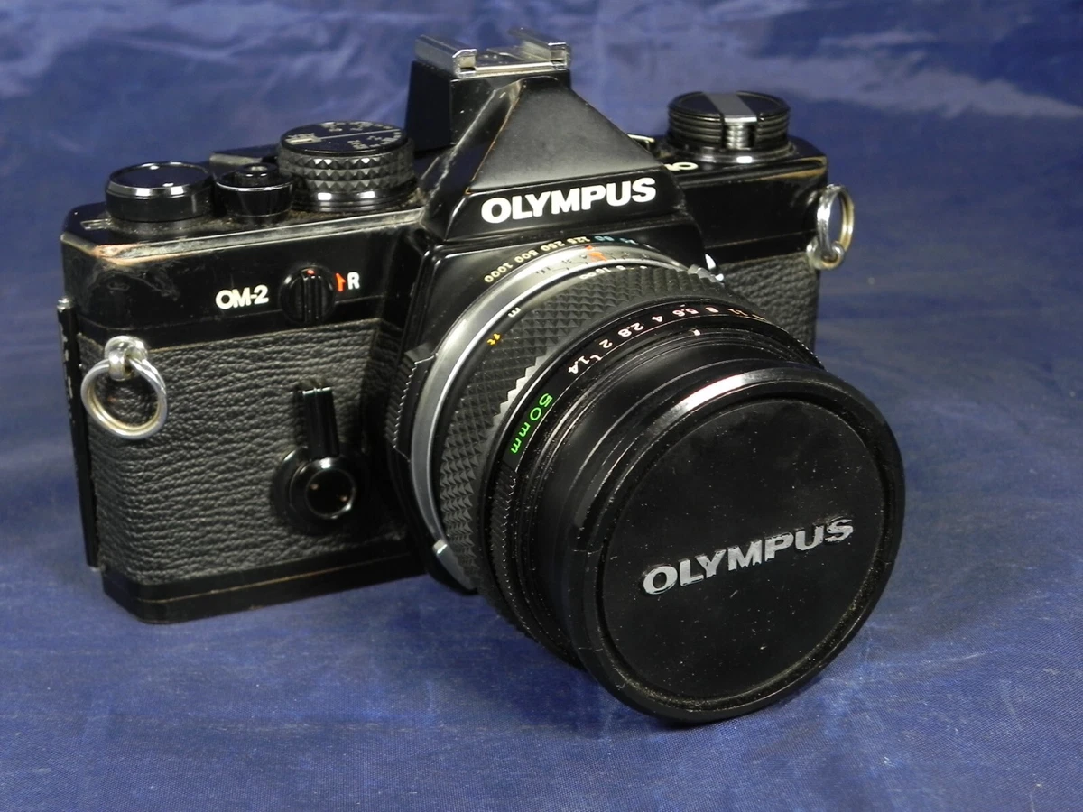 【S2165】OLYMPUS OM-2 +ZUIKO 50 1.4 OLYMPUS OM-2 Black SLR Film CAMERA w/50mm f/1.4 Zuiko LENS, Filter