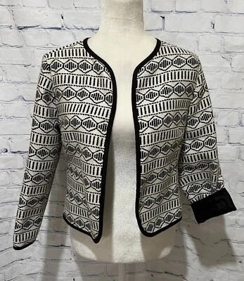 Chaqueta ligera de diseño geométrico para mujer Old Navy. Talla pequeña. Foto 1 de 4