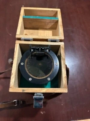 Brújula Náutica de Noche con Estuche de Madera, Estado Vintage, Hecho en Japón Foto 1 de 4