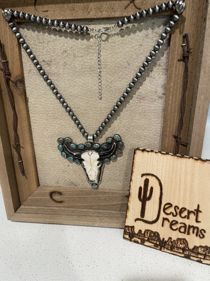 Colgante Calavera Longhorn Grande Tallada en Plata Tibetana con Turquesa Foto 1 de 4