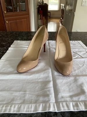 Christian Louboutin Bomba Simple Desnudo 85 Patente Becerro Talla 37.5 - 7 1/2 Foto 1 de 4