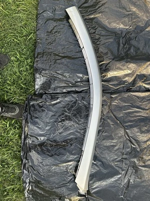 Infiniti G35 2003-2007 cupé pasajero un pilar moldura derecha Ky0 plata brillante Foto 1 de 4