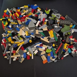 LEGO Blocks Mixed Lot of 800+ All Sizes Flats and Thick Pieces and Misc Parts - Picture 1 of 20