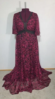 Vestido Tadashi Shoji Teresa novo com etiquetas tamanho 18 decote mergulho estampa rosa acabamento em renda - Imagem 1 de 4
