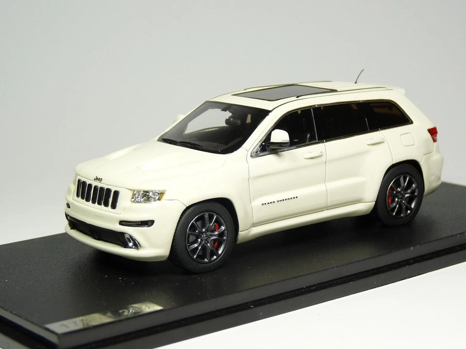 GLM 108502 1/43 2013 Jeep Grand Cherokee SRT8 Resin Model Car - Image 1 of 3