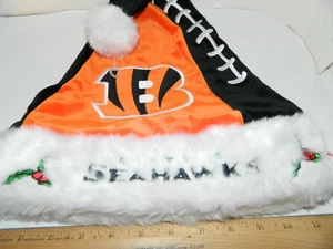 RARE ERROR SEATTLE SEAHAWKS Cincinnati Bengals cap Stripe SANTA HAT Size NFL - Bild 1 von 7