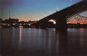 Postkarte Nachtansicht Skyline in der Abenddämmerung St Louis Missouri T179 - Bild 1 von 2