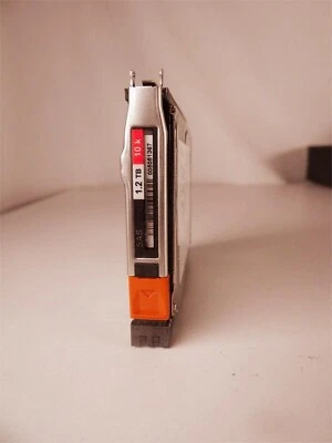 EMC 005051367 005051368 1.2TB 10K SAS 2.5" VMAX 100K 200K hard disk - Image 1 of 2