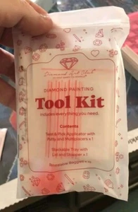 Diamond Art Club New Tool Kit (Large Tray) pen contains CLEAR WAX - Picture 1 of 3