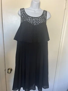 Torrid Damen schwarz gefüttert ärmellos hinten Reißverschluss verstellbare Riemen Rüsche Oberteil Gr. 20 - Bild 1 von 6