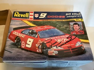 KIT MODELO VINTAGE REVELL BILL ELLIOTT #9 DODGE INTREPID R/T ESCALA 1/24 Firmado - Imagen 1 de 9
