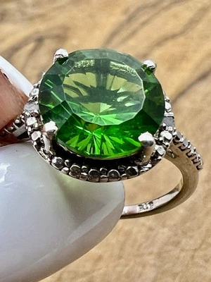 Gorgeous round Man-Made Greenstone 925 Women’s Ring Size 8 - Image 1 of 4