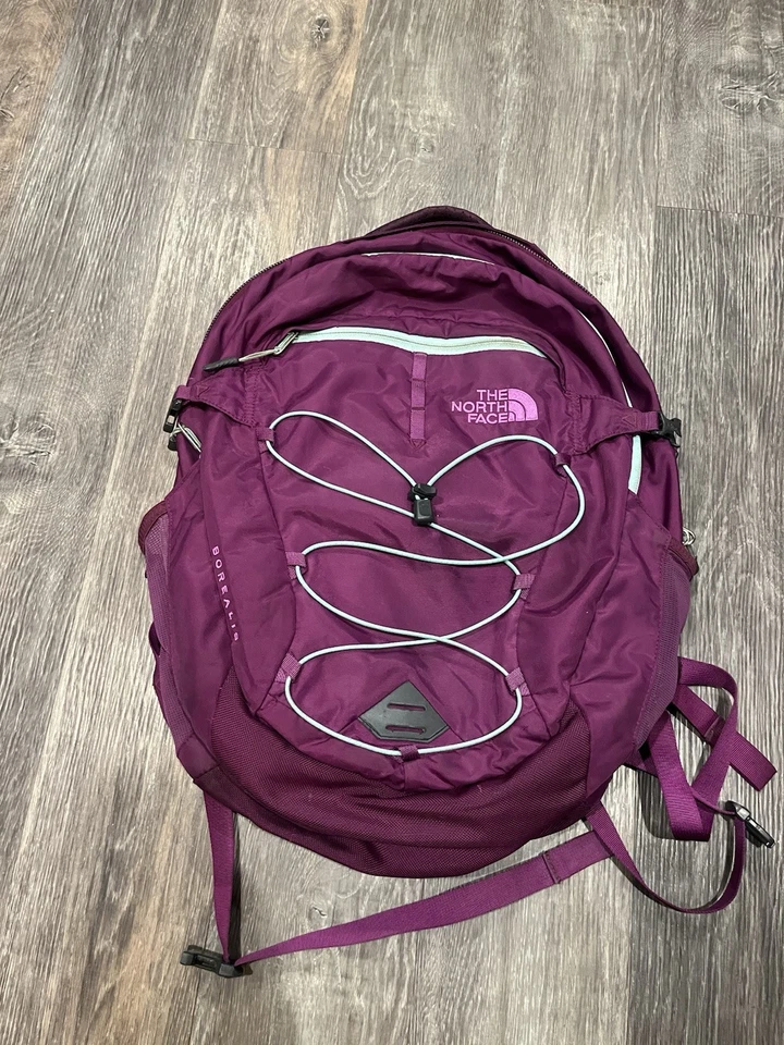 Mochila North Face Borealis Flexvent. Bolsa ciruela/portátil muy buen estado usada Foto 1 de 4