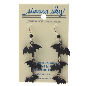 Sienna Sky schwarze Fledermaus Ohrringe 3D hypoallergen Sterlingsilber baumeln Tag tot - Bild 1 von 3