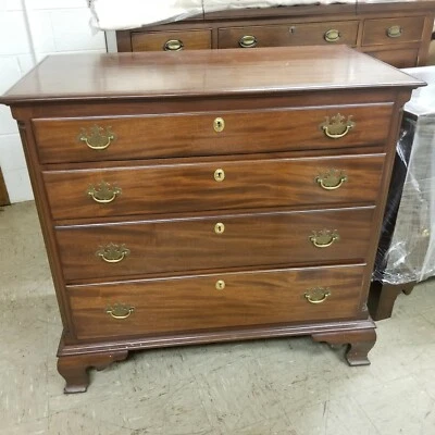 Антикварный колониальный сундук из красного дерева, отличное состояние товара - Изображение 1 из 3