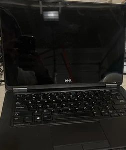 Dell Latitude E7250 i7 for parts only not working - Picture 1 of 3